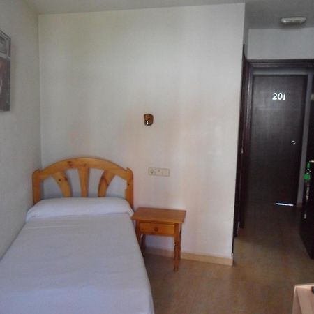 Hostal El Descanso Мадрид Екстер'єр фото