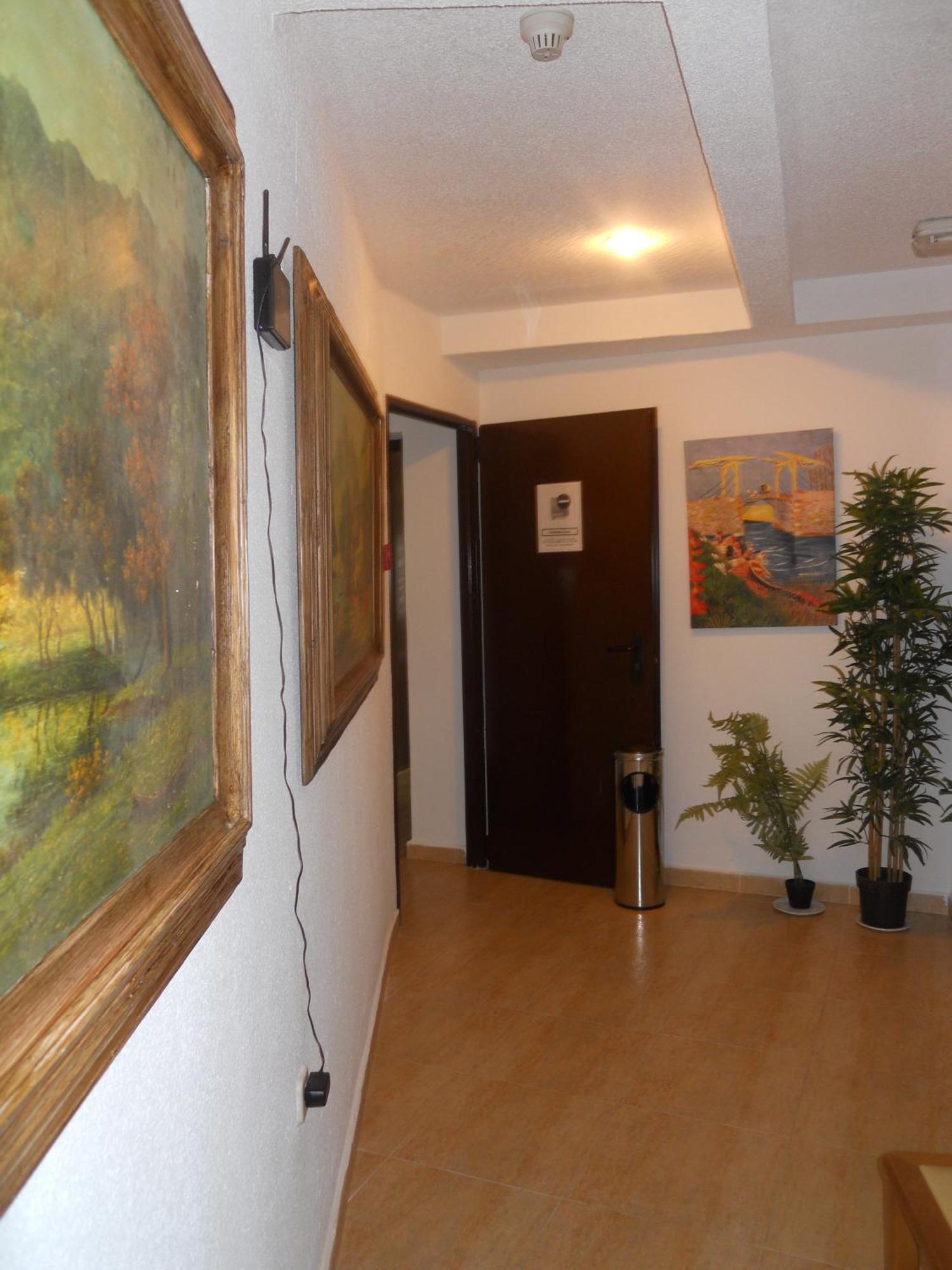 Hostal El Descanso Мадрид Екстер'єр фото