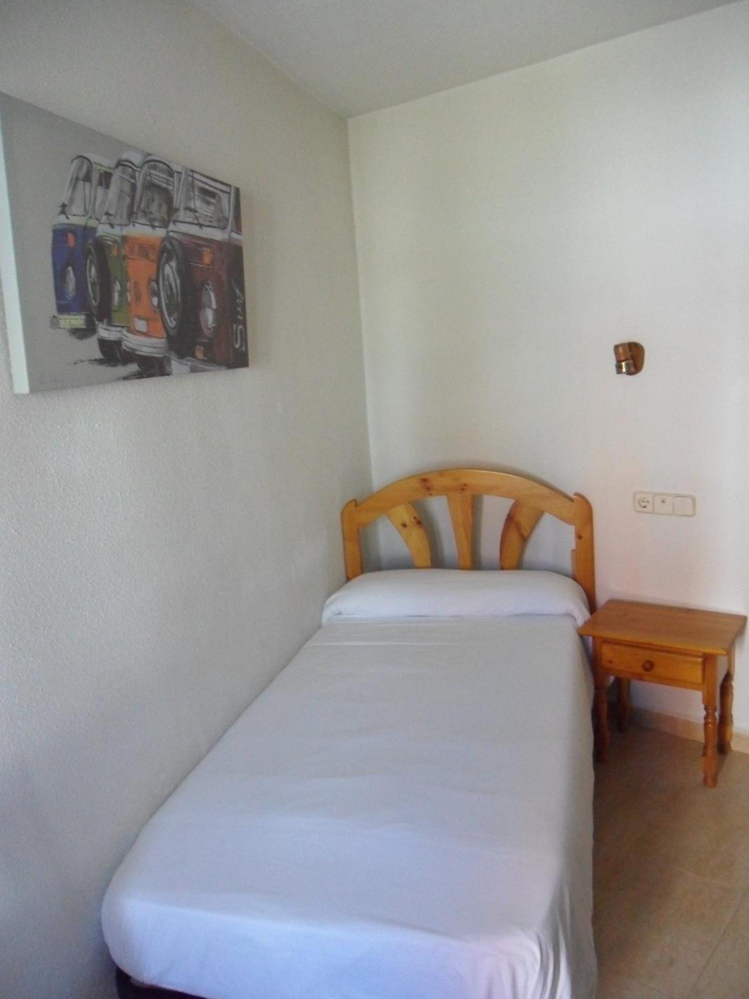 Hostal El Descanso Мадрид Номер фото