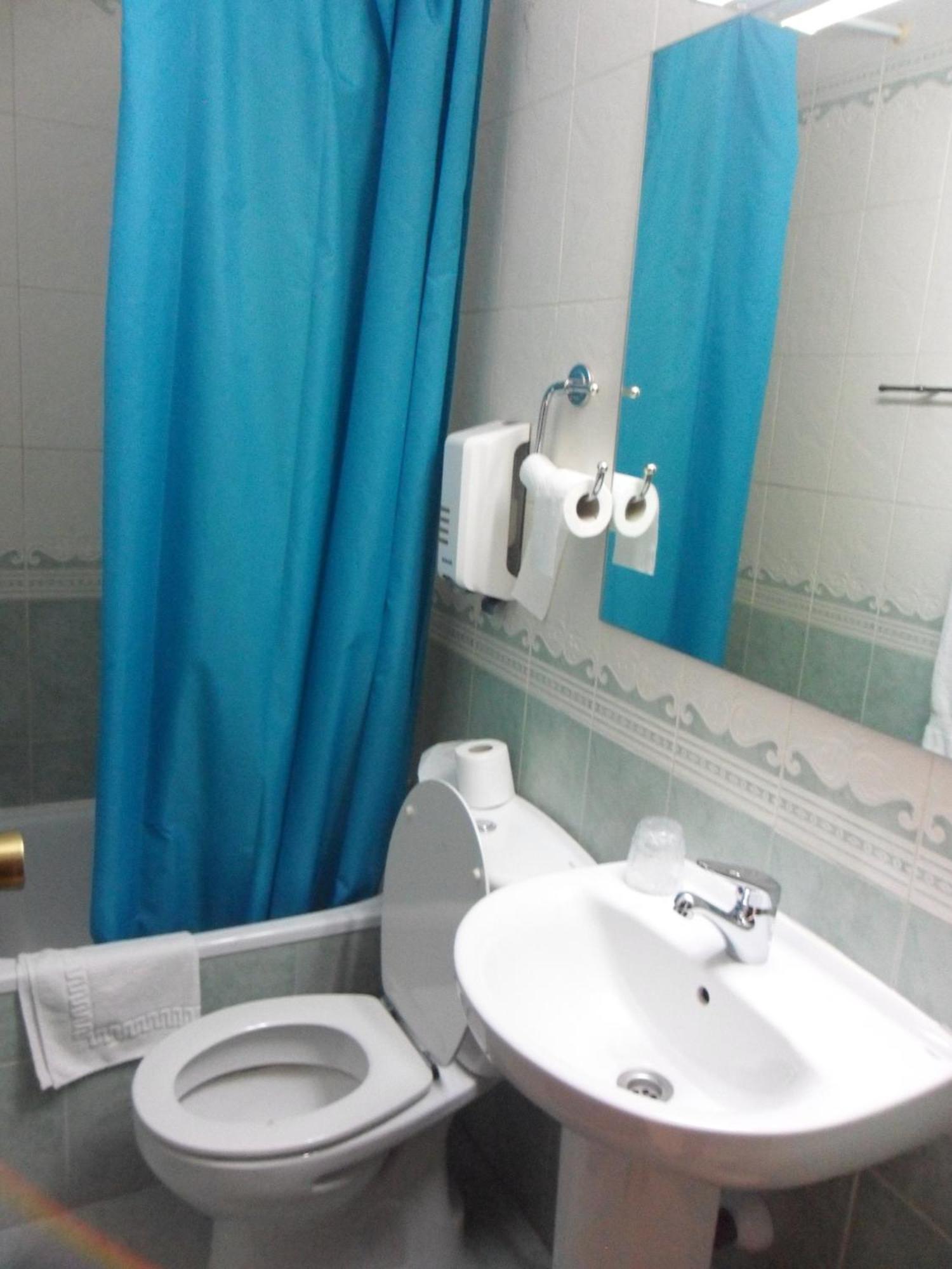 Hostal El Descanso Мадрид Екстер'єр фото