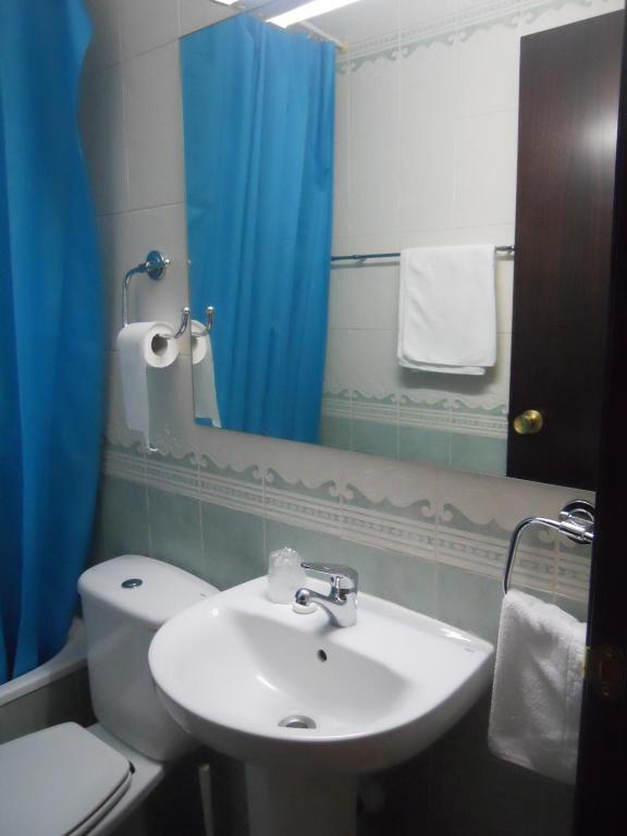 Hostal El Descanso Мадрид Номер фото