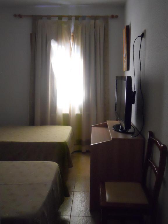 Hostal El Descanso Мадрид Номер фото